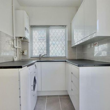 Improved Private House In Central Location Portsmouth Esterno foto