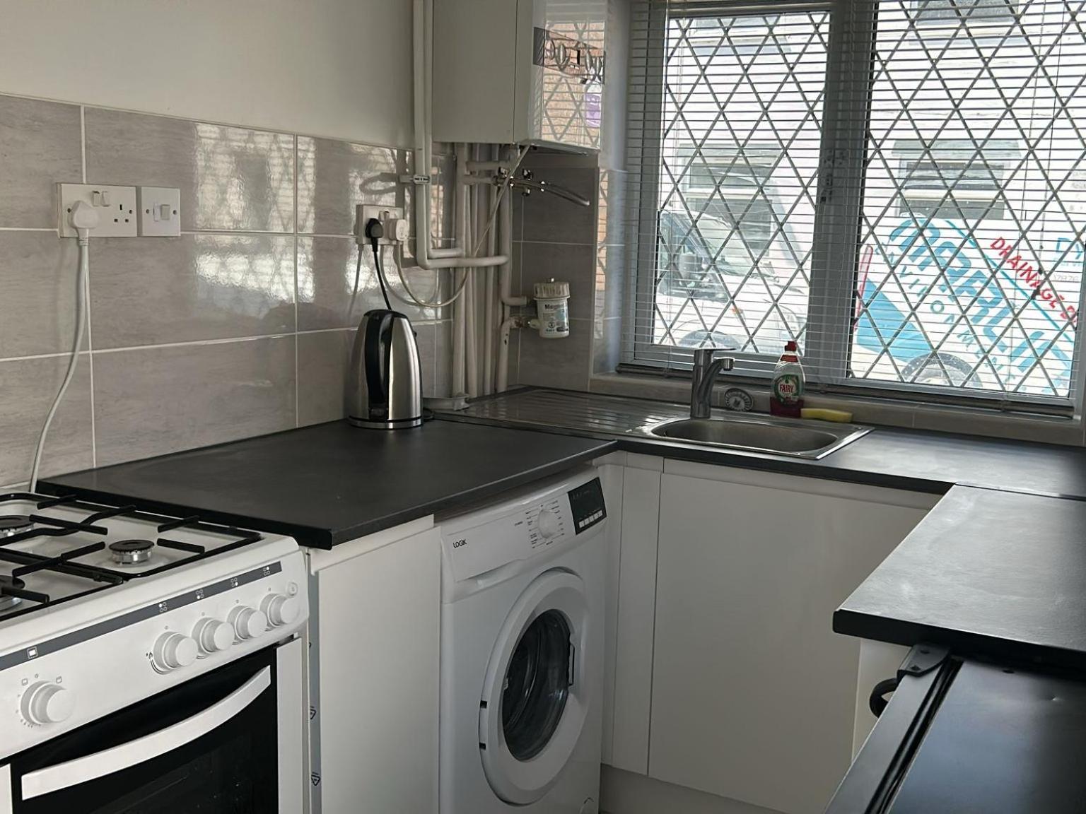 Improved Private House In Central Location Portsmouth Esterno foto